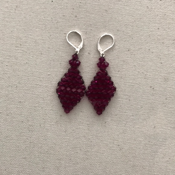 Diamond shaped Swarovski fuschia earrings - Picture 1 of 1